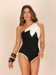 MAIÔ FOLHAS OMBRO SO